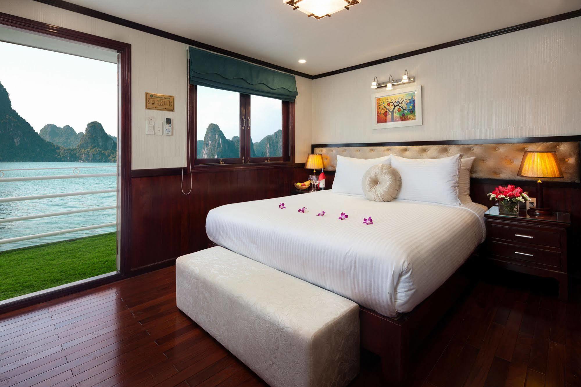 Hotel Halong Sapphire Cruises Hạ Long Exterior foto