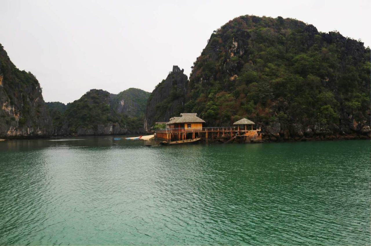 Hotel Halong Sapphire Cruises Hạ Long Exterior foto